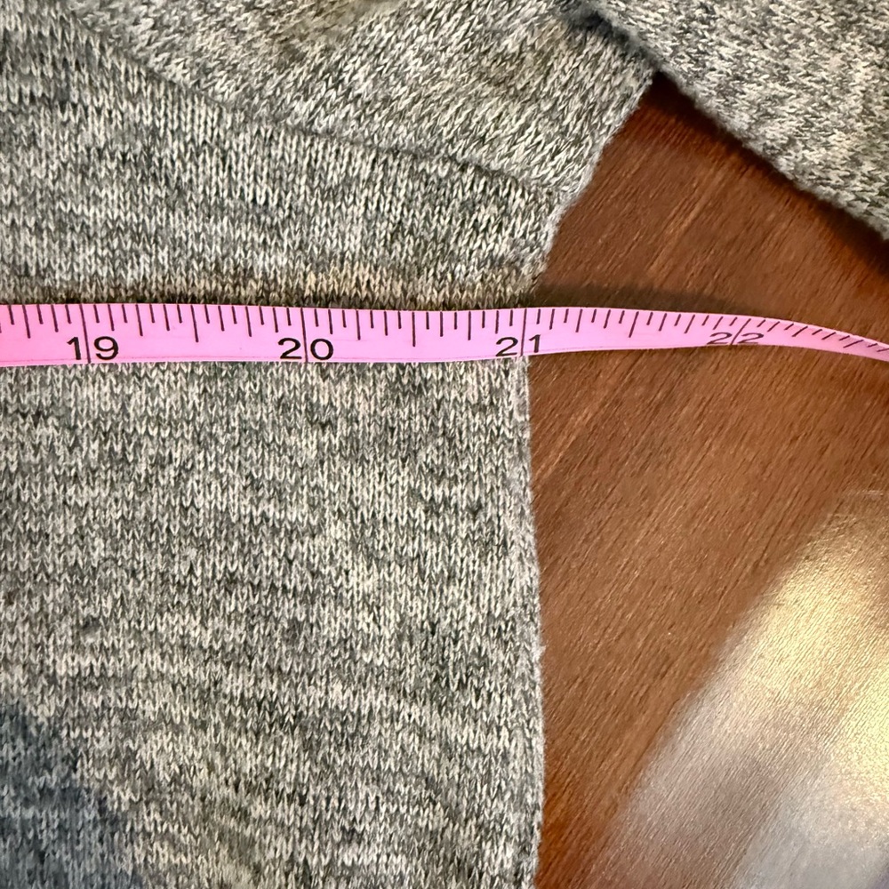Gray Button-Accent Women's Top - Picture 4 of 8